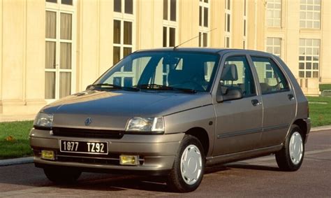 1991 Renault Clio Baccara 1.7 (92) (man. 5) .